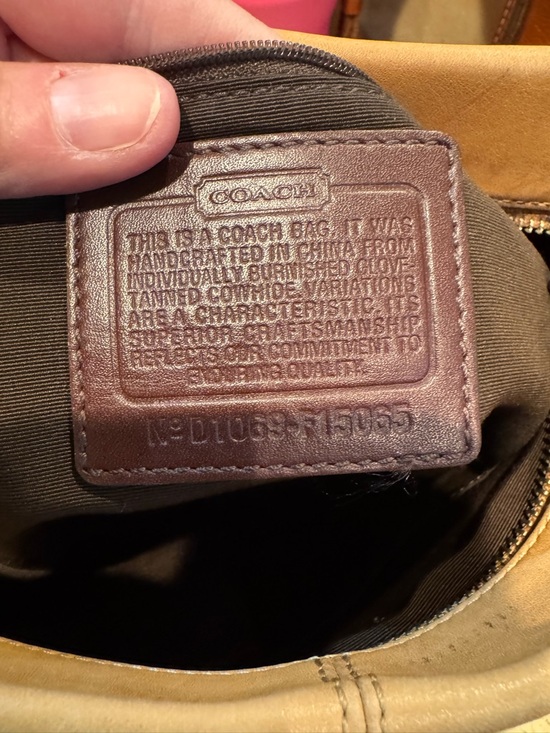 Coach glove tanned Leather Shoulder Bag with Adjustable Strap